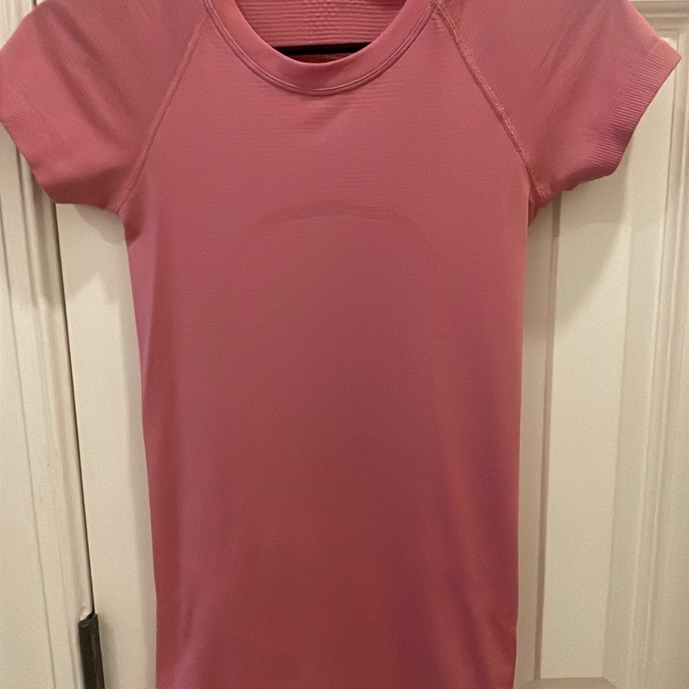 lululemon-  Pink blossom - swiftly tech 2.0 size 2